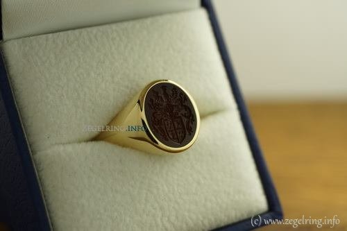 Carneool steen ring zegelring gouden zegelringen