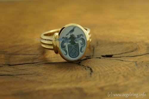 Groenlagenstenen ring steen zegelring gouden zegelringen
